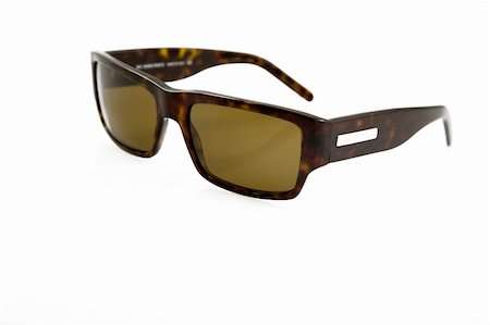 simsearch:400-04866155,k - classic brown sunglasses, ultraviolet protection and fashionable Photographie de stock - Aubaine LD & Abonnement, Code: 400-04807000