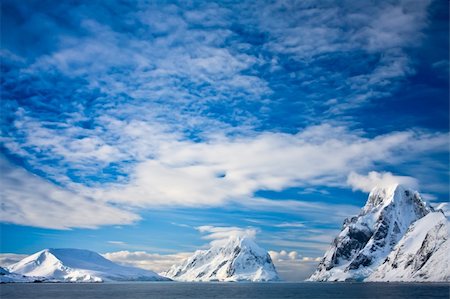 simsearch:400-04900502,k - Beautiful snow-capped mountains against the blue sky Stockbilder - Microstock & Abonnement, Bildnummer: 400-04802545