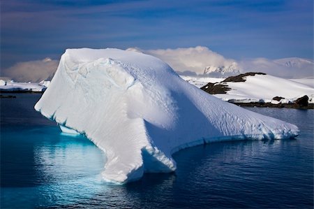 simsearch:400-04399415,k - Antarctic iceberg in the snow Stock Photo - Budget Royalty-Free & Subscription, Code: 400-04802549