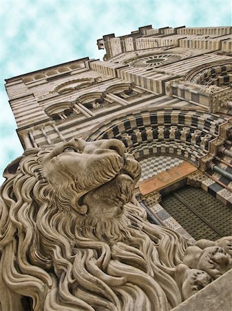 Stone lion stands guard at the Cathedral of St. lorenzo Stock Photo - Budget Royalty-Free & Subscription, Code: 400-04814262