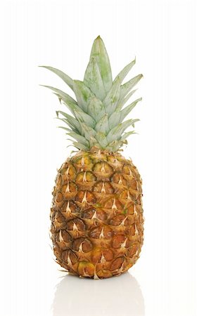Pineapple in white background Photographie de stock - Aubaine LD & Abonnement, Code: 400-04814655