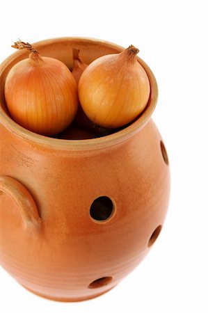 simsearch:400-06919406,k - Onion in a ceramic pot. Isolated on a white background Foto de stock - Royalty-Free Super Valor e Assinatura, Número: 400-04814829