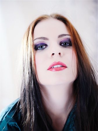 simsearch:400-04136122,k - Beautiful woman face with fashion make-up in violet tones Fotografie stock - Microstock e Abbonamento, Codice: 400-04815542