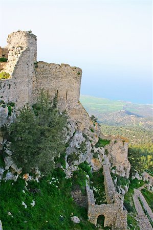 Kantara castle in Northern Cyprus.The origins of the castle go back to the 10th century. Foto de stock - Super Valor sin royalties y Suscripción, Código: 400-04816391
