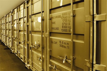 A pile of  containers used for industrial transportation. Photographie de stock - Aubaine LD & Abonnement, Code: 400-04816461