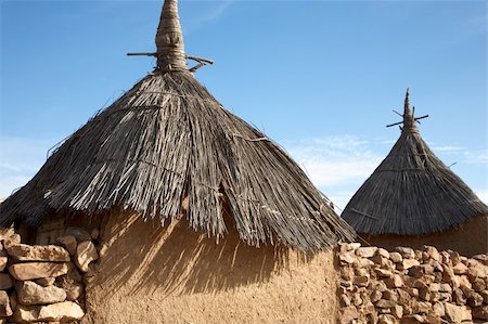 dogon - Typical roof and architecture of Dogon culture - located in Mali Photographie de stock - Aubaine LD & Abonnement, Code: 400-04817630