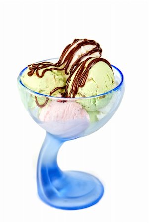 simsearch:400-09082854,k - scoops of ice-cream isolated on a white background Photographie de stock - Aubaine LD & Abonnement, Code: 400-04811215