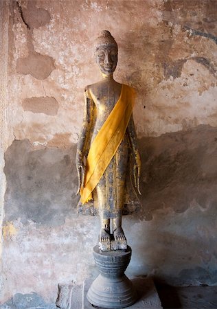 simsearch:400-04463989,k - Ancient Buddha sculptures in the cloister of Wat Si Saket in Vientiane, Laos Stock Photo - Budget Royalty-Free & Subscription, Code: 400-04811244