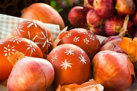 Naturally colored Easter eggs with onion skin and hand-painted Stock Photo - Budget Royalty-Free & Subscription, Code: 400-04811630