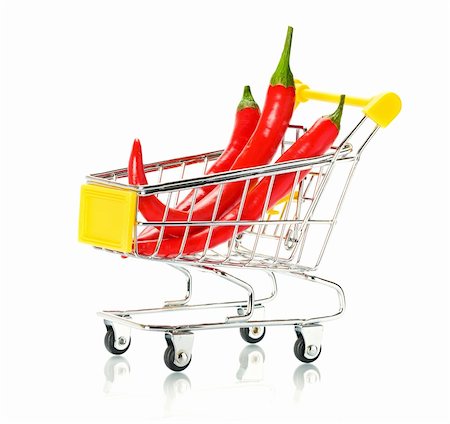 shopping in health store vitamins - Chili papper in the shopping cart Photographie de stock - Aubaine LD & Abonnement, Code: 400-04811759