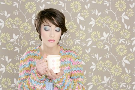 coffee cup drinking retro fashion 60s woman vintage wallpaper Stock Photo - Budget Royalty-Free & Subscription, Code: 400-04811942