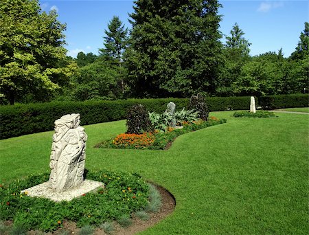 Magic garden with flowerbeds in late summer Photographie de stock - Aubaine LD & Abonnement, Code: 400-04829402