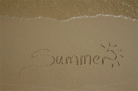 summer text message - Summer written on sand with water wave Foto de stock - Super Valor sin royalties y Suscripción, Código: 400-04822091
