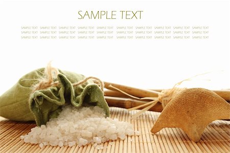 simsearch:400-05199915,k - Facilities for body care in a fabric bag of bath salts, related to bamboo sticks, starfish. Isolated on white background Foto de stock - Super Valor sin royalties y Suscripción, Código: 400-04823420