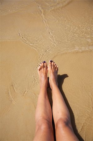 simsearch:400-05197765,k - woman at Conil Beach in Cadiz Andalusia Spain Photographie de stock - Aubaine LD & Abonnement, Code: 400-04834344