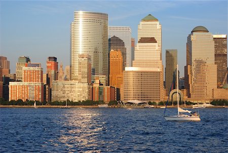 Modern architecture along the Hudson River and a sailboat in the foreground. Stock Photo - Budget Royalty-Free & Subscription, Code: 400-04835163
