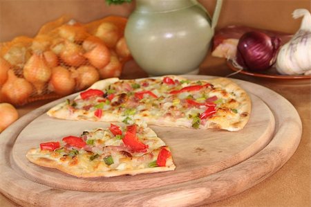 tarte flambee with bacon, green onions and red pepper Stock Photo - Budget Royalty-Free & Subscription, Code: 400-04838089