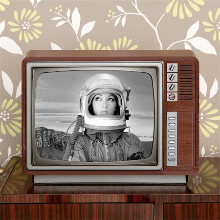 space odyssey mars astronaut on retro 60s tv moon discovery metaphor Fotografie stock - Microstock e Abbonamento, Codice: 400-04832270