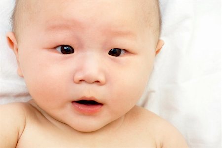 shoulders mom - 6 months old Asian baby boy Photographie de stock - Aubaine LD & Abonnement, Code: 400-04833187