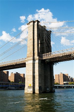 simsearch:400-06485083,k - Brooklyn bridge in New York on bright summer day Stock Photo - Budget Royalty-Free & Subscription, Code: 400-04833709