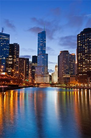 simsearch:400-04371508,k - Image of Chicago downtown district at twilight. Foto de stock - Super Valor sin royalties y Suscripción, Código: 400-04833868