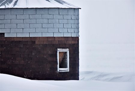 Old Granary and barn in winter Saskatchewan Canada Stock Photo - Budget Royalty-Free & Subscription, Code: 400-04833916