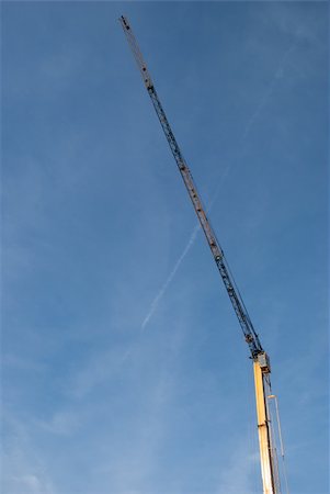 simsearch:400-05358052,k - A Tower Crane on a development in Yorkshire Photographie de stock - Aubaine LD & Abonnement, Code: 400-04833934