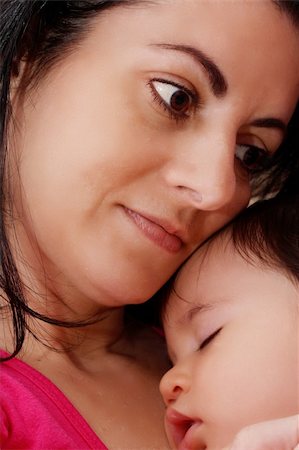 dacasdo (artist) - Young mother hugging her baby while sleeping Foto de stock - Super Valor sin royalties y Suscripción, Código: 400-04845417