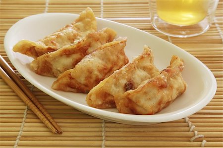 simsearch:400-04025064,k - Fried Dumplings Chinese Style Cuisine as Meal Stock Photo - Budget Royalty-Free & Subscription, Code: 400-04846200
