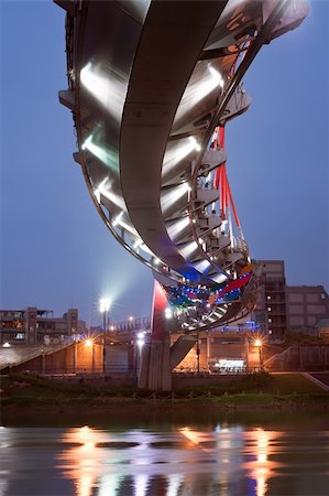 simsearch:400-05255874,k - Colorful bridge in red over river in night in modern city in Taipei, Taiwan, Asia. Stock Photo - Budget Royalty-Free & Subscription, Code: 400-04846424