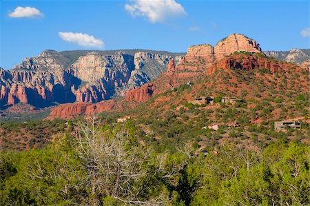 simsearch:400-08694885,k - View of red rocks and homes in Sedona, Arizona Photographie de stock - Aubaine LD & Abonnement, Code: 400-04840175