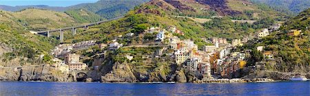 simsearch:841-03868686,k - Panorama of Riomaggiore at Cinque Terre Liguria coast Photographie de stock - Aubaine LD & Abonnement, Code: 400-04855571