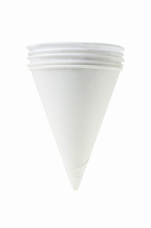 simsearch:400-08371658,k - Cone shape disposable paper cups on white background Fotografie stock - Microstock e Abbonamento, Codice: 400-04855616