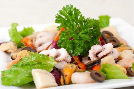 sea lettuce - appetizer closeup of different seafood and vegetables Photographie de stock - Aubaine LD & Abonnement, Code: 400-04857463