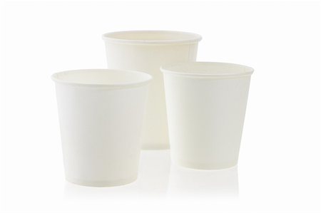 simsearch:400-08371658,k - Empty disposable paper cups on white background Fotografie stock - Microstock e Abbonamento, Codice: 400-04857876
