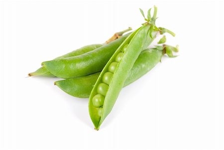 simsearch:400-05294178,k - Ripe pea vegetable with green leaf isolated on white background Stockbilder - Microstock & Abonnement, Bildnummer: 400-04859683