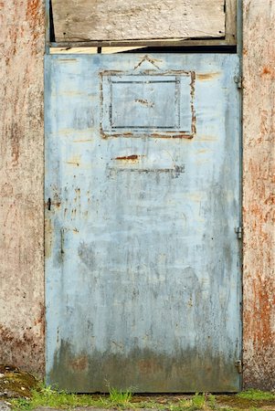 simsearch:400-04693739,k - Old abandoned door of metallic in grunge style Photographie de stock - Aubaine LD & Abonnement, Code: 400-04850214