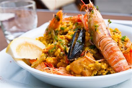 simsearch:400-09011310,k - closeup of prawn with rice - traditionnal spanish food paella Fotografie stock - Microstock e Abbonamento, Codice: 400-04851282