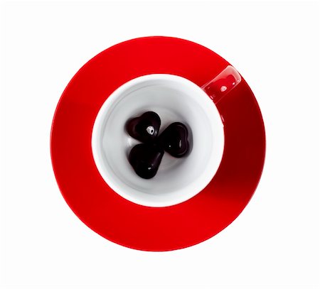 simsearch:400-04789565,k - red cup on the saucer with hearts on white Stockbilder - Microstock & Abonnement, Bildnummer: 400-04851787