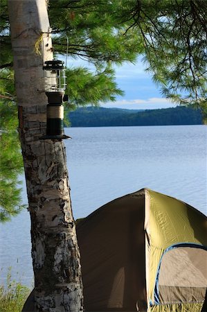 Tent Camping on Shore of a Wilderness Lake Photographie de stock - Aubaine LD & Abonnement, Code: 400-04852370