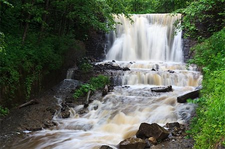 simsearch:400-04904211,k - a beautiful waterfall on a mountain river Fotografie stock - Microstock e Abbonamento, Codice: 400-04865426