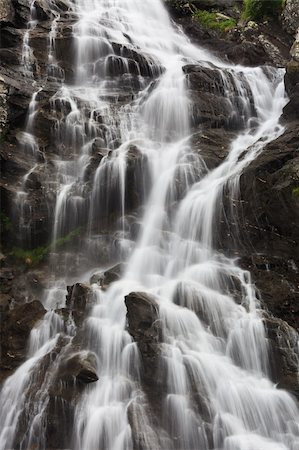 simsearch:400-04904211,k - a beautiful waterfall on a mountain slope Fotografie stock - Microstock e Abbonamento, Codice: 400-04865733