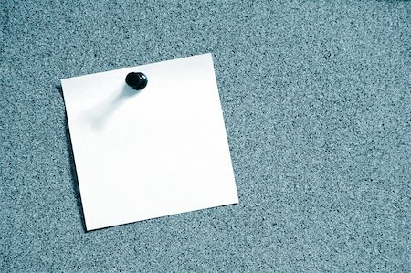 push pin reminder - blank and empty sheet paper with pin on bulletin board Stock Photo - Budget Royalty-Free & Subscription, Code: 400-04866265