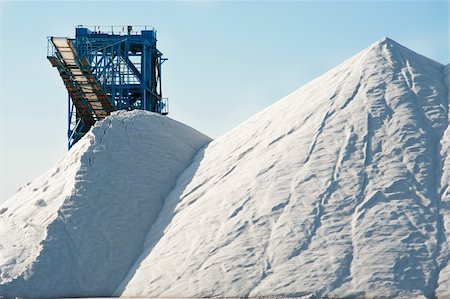 saladar - Industrial salt mine and machinery in Santa Pola; Spain Photographie de stock - Aubaine LD & Abonnement, Code: 400-04866455