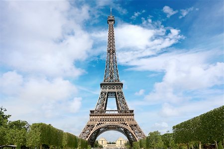 simsearch:400-09116178,k - Eiffel tower, Paris Foto de stock - Royalty-Free Super Valor e Assinatura, Número: 400-04866804
