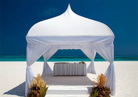 endhals (artist) - wedding hut at the beach Fotografie stock - Microstock e Abbonamento, Codice: 400-04867579
