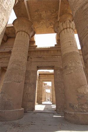 Columns at the Temple of Kom Ombo in Egypt with hieroglyphic carvings Stockbilder - Microstock & Abonnement, Bildnummer: 400-04867788
