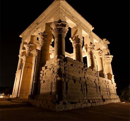 philae - Kiosk of Trajan in the Temple of Isis on Philae Island by Aswan at night Photographie de stock - Aubaine LD & Abonnement, Code: 400-04867901