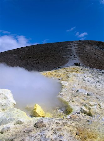 fumarole - Sulfurous fumaroles, Vulcano, Lipari, Sicily, Italy Foto de stock - Super Valor sin royalties y Suscripción, Código: 400-04868161