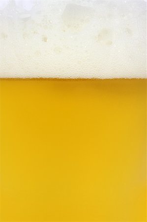 simsearch:400-05334817,k - Cold beer in a glass close up Foto de stock - Super Valor sin royalties y Suscripción, Código: 400-04869336